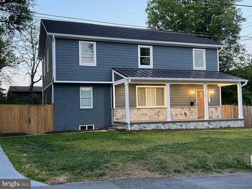 601 RAY DRIVE - Photo 1