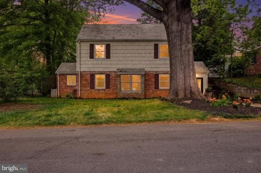 1613 N SPRINGWOOD DRIVE