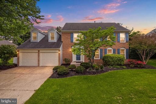 5245 Glen Meadow Rd, Centreville, VA 20120-1360, United States - Photo 1