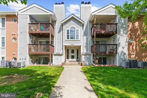 6803 WHITE WATER WAY 204 - Photo 1