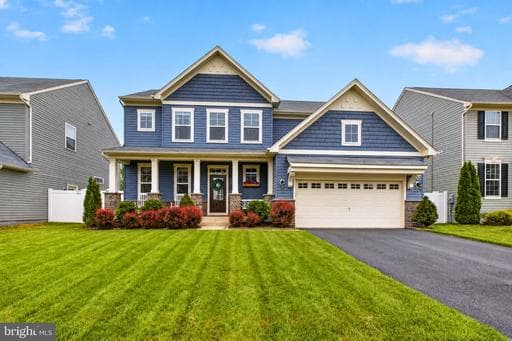 2110 CHAMPIONS WAY - Photo 1