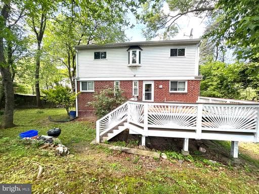 906 DRYDEN COURT