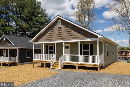 340 Fairfax Ave, Elkton, VA 22827-1218, United States - Photo 1