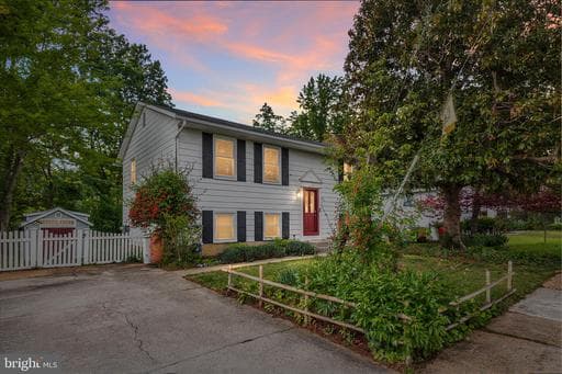 1231 VAN BUREN DRIVE - Photo 1