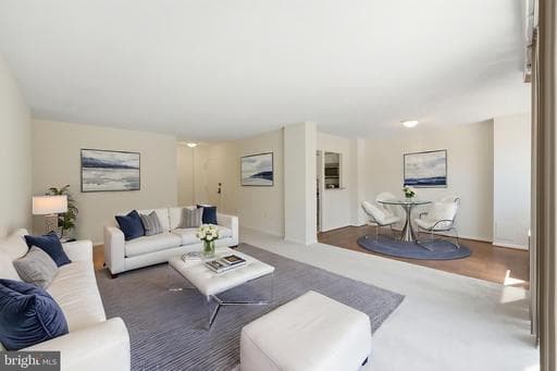 2059 HUNTINGTON AVENUE 114 - Photo 1