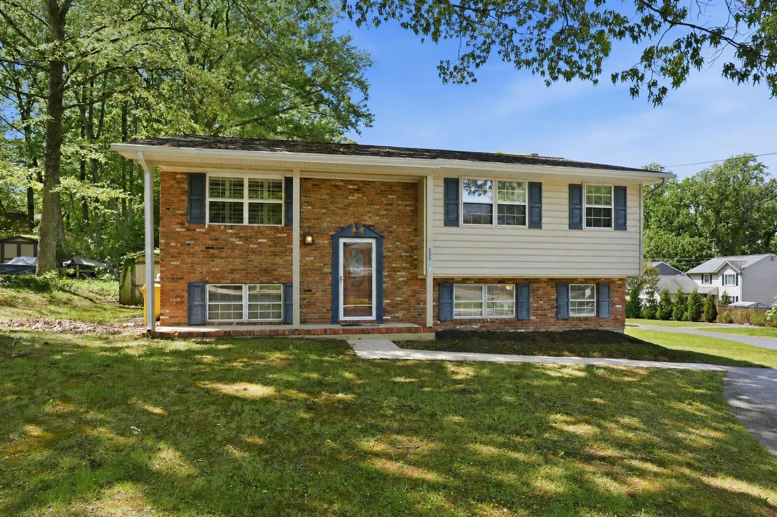 1196 GREEN HOLLY DRIVE - Photo 1