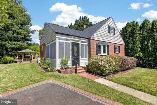 7128 PARKVIEW AVENUE - Photo 1