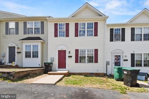 577 ASH STREET - Photo 1