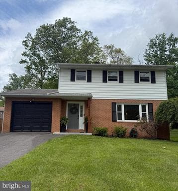 14903 VIEWCREST ROAD - Photo 1
