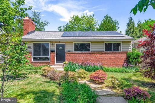 709 Boston Ave, Takoma Park, MD 20912-4127, United States - Photo 1
