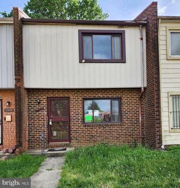 1317 BARNABY TERRACE - Photo 1