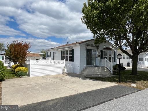 8830 Bay DR BERLIN MD 21811 - Photo 1
