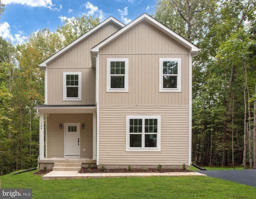 104 BUTLER CIRCLE - Photo 1