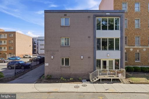 1423 NEWTON STREET 104 - Photo 1