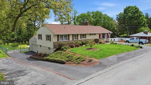 13315 APPLE HILL DRIVE - Photo 1
