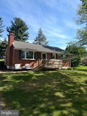 328 MONTGOMERY DRIVE - Photo 1