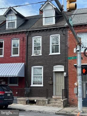 504 S PRINCE STREET - Photo 1