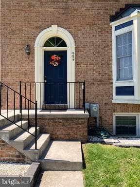 924 BUCKLAND PLACE - Photo 1