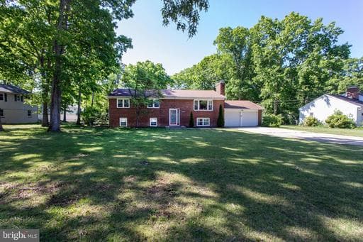 45863 BELVOIR ROAD - Photo 1