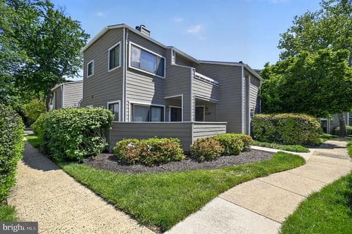 1957 VILLARIDGE DRIVE - Photo 1