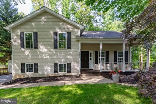 1125 OAKLAND DRIVE - Photo 1
