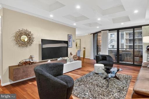 4620 N PARK AVENUE 402W - Photo 1