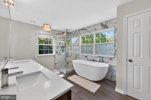 452 LARKSPUR LANE - Photo 1