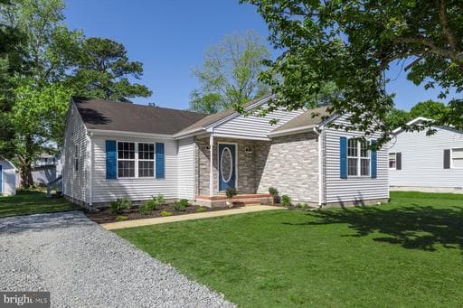 210 BRADLEY STREET - Photo 1