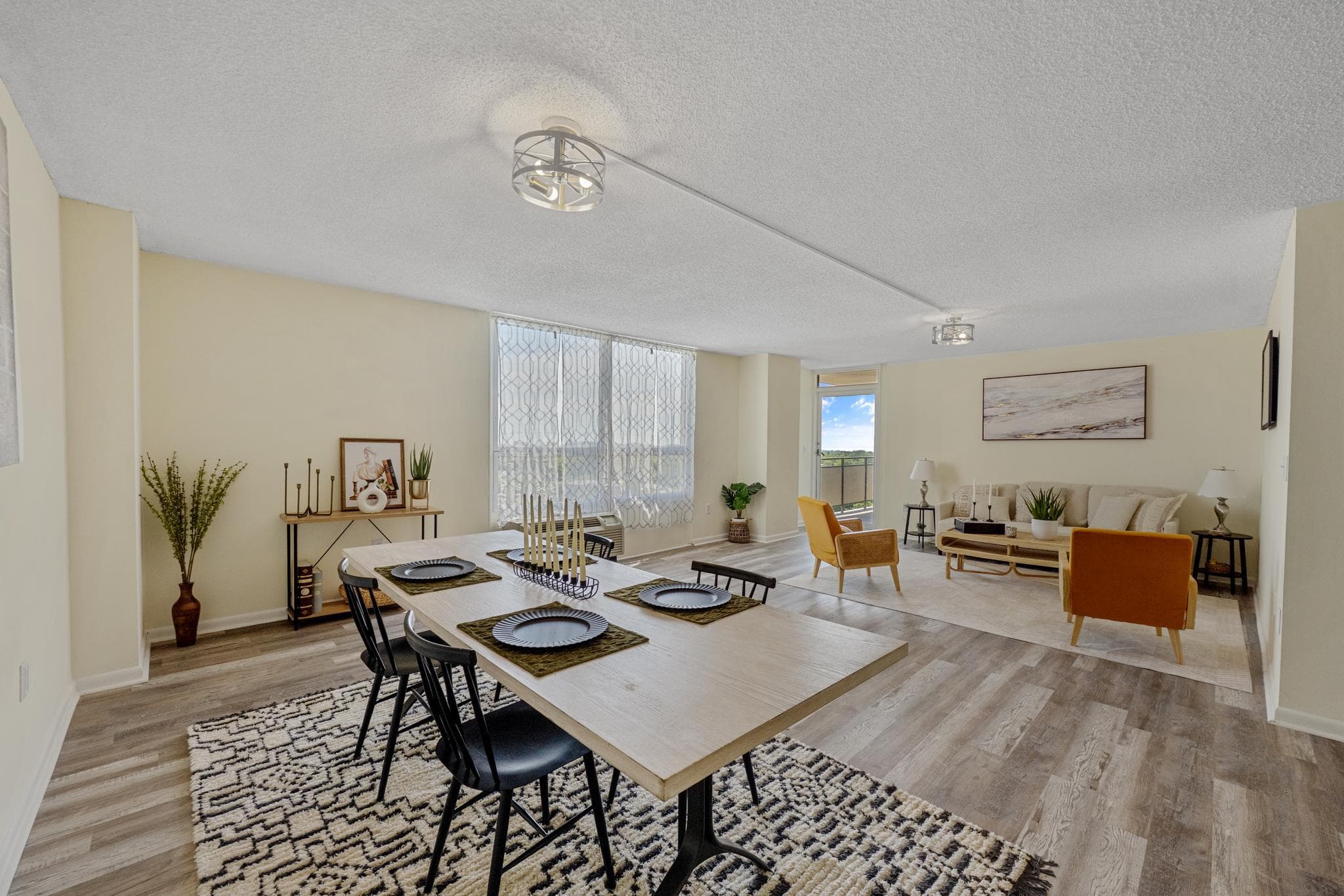 205 E JOPPA ROAD 1505 - Photo 1