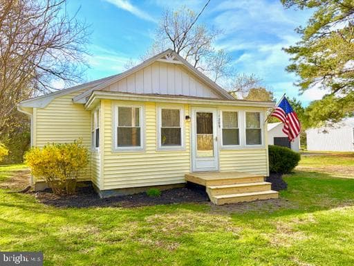 1209 BAYLY ROAD - Photo 1