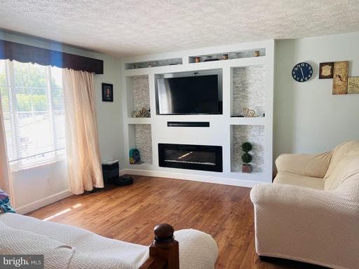 2210 MONOCACY - Photo 1