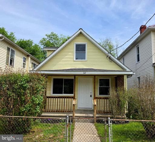 32 E ROBERTS STREET - Photo 1