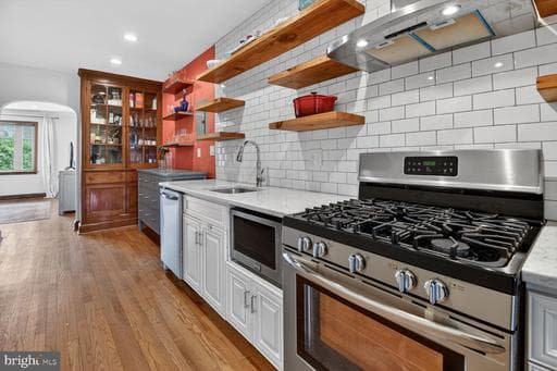4004 8TH STREET 4 - Photo 1