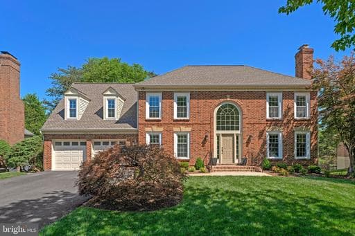 15131 Wetherburn Dr, Centreville, VA 20120-3925, United States - Photo 1