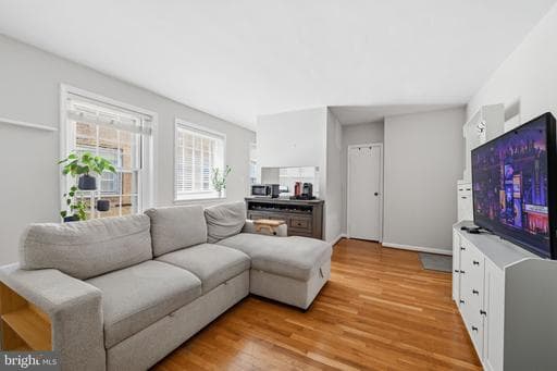 117 E STREET 302 - Photo 1