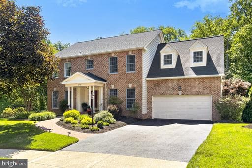 8750 Copeland Pond Ct, Fairfax, VA 22031-2739, United States - Photo 1