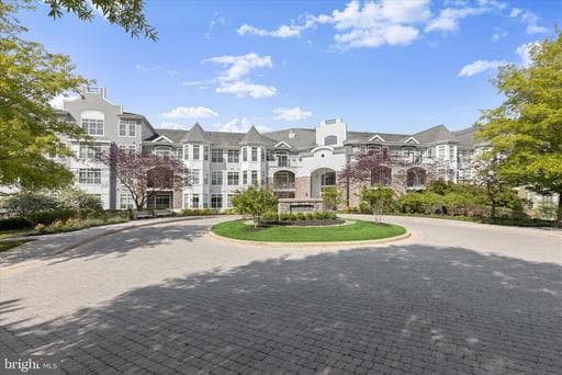 3000 STONE CLIFF DRIVE 105 - Photo 1
