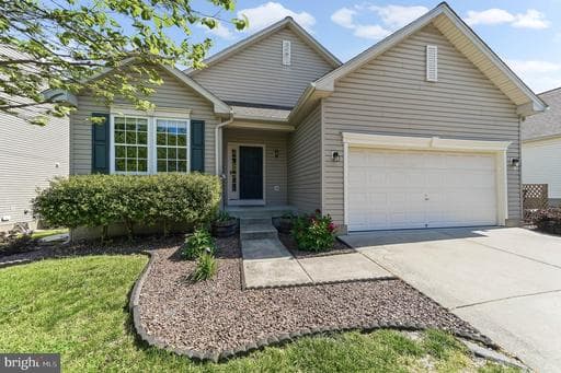 240 THOMAS JEFFERSON TERRACE - Photo 1