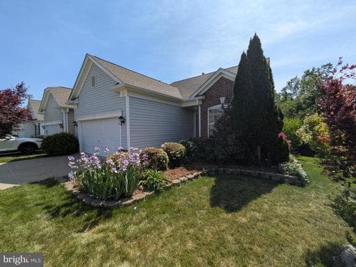 27 Hanover Ct, Fredericksburg, VA 22406-8405, United States - Photo 1