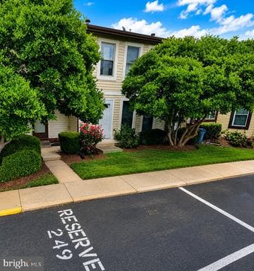 2448 SUN VALLEY CIRCLE 7-J - Photo 1