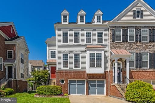 43570 Heritage Gap Ter, Chantilly, VA 20152-5816, United States - Photo 1