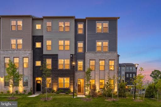 19746 MISTY MOSS SQUARE