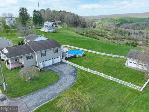 18 SPRINGS ROAD - Photo 1