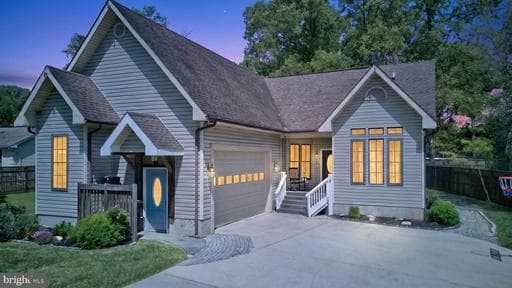 18 FALLON DRIVE - Photo 1