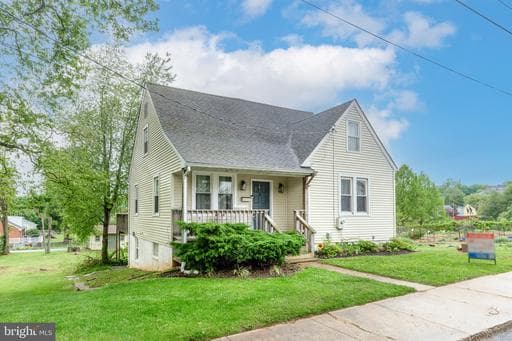 33 MILTON AVENUE - Photo 1