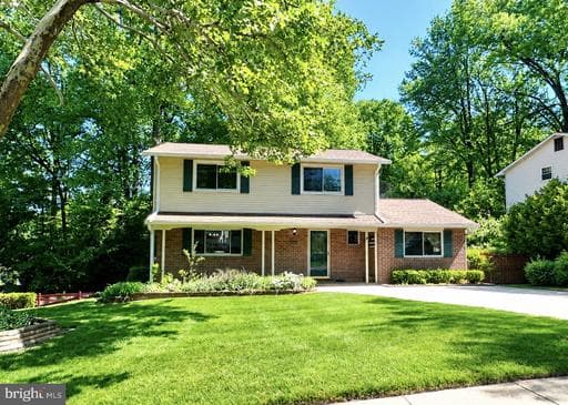 4945 GAINSBOROUGH DRIVE - Photo 1