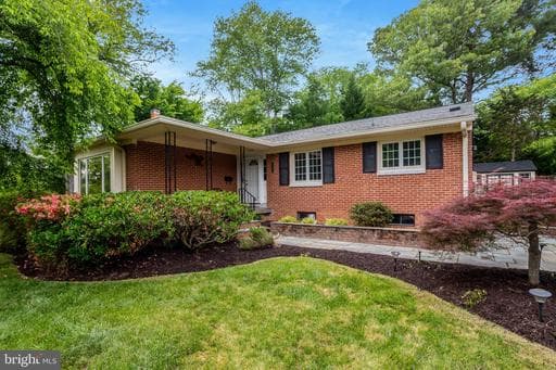 2106 BASSET STREET - Photo 1