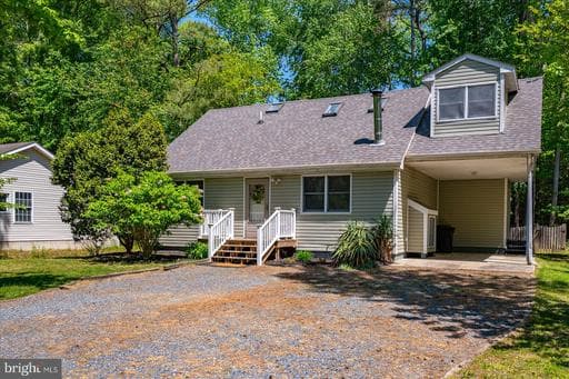 810 OCEAN PARKWAY - Photo 1
