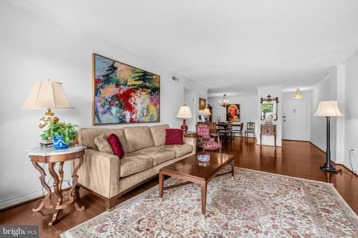 1300 ARMY NAVY DRIVE 608