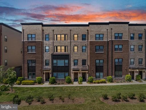 44824 TIVERTON SQUARE - Photo 1